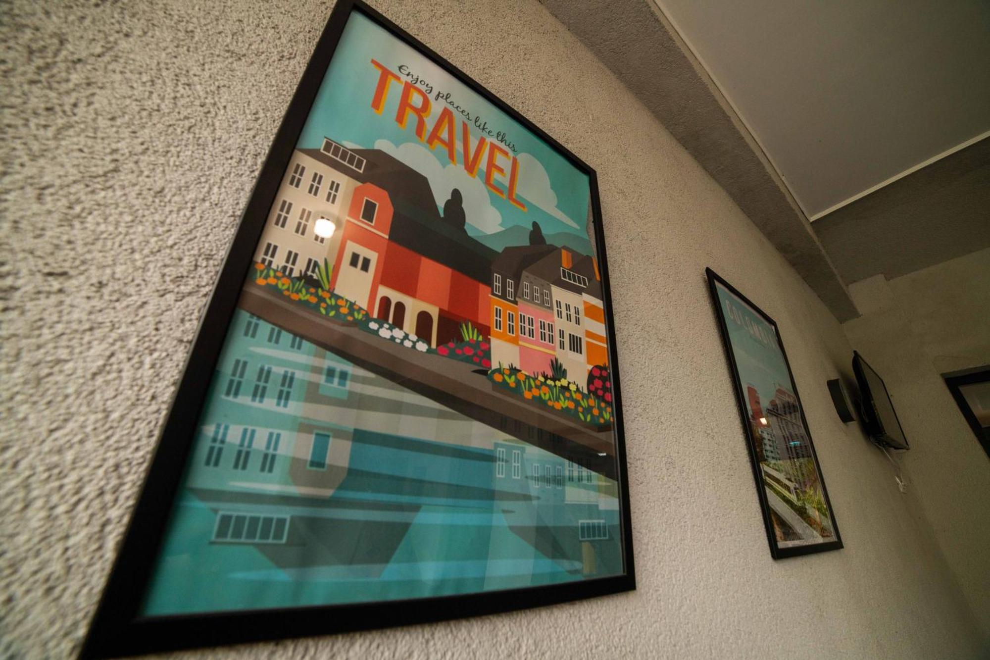 オトペニ Bucharest Airport Accomodationアパートホテル エクステリア 写真