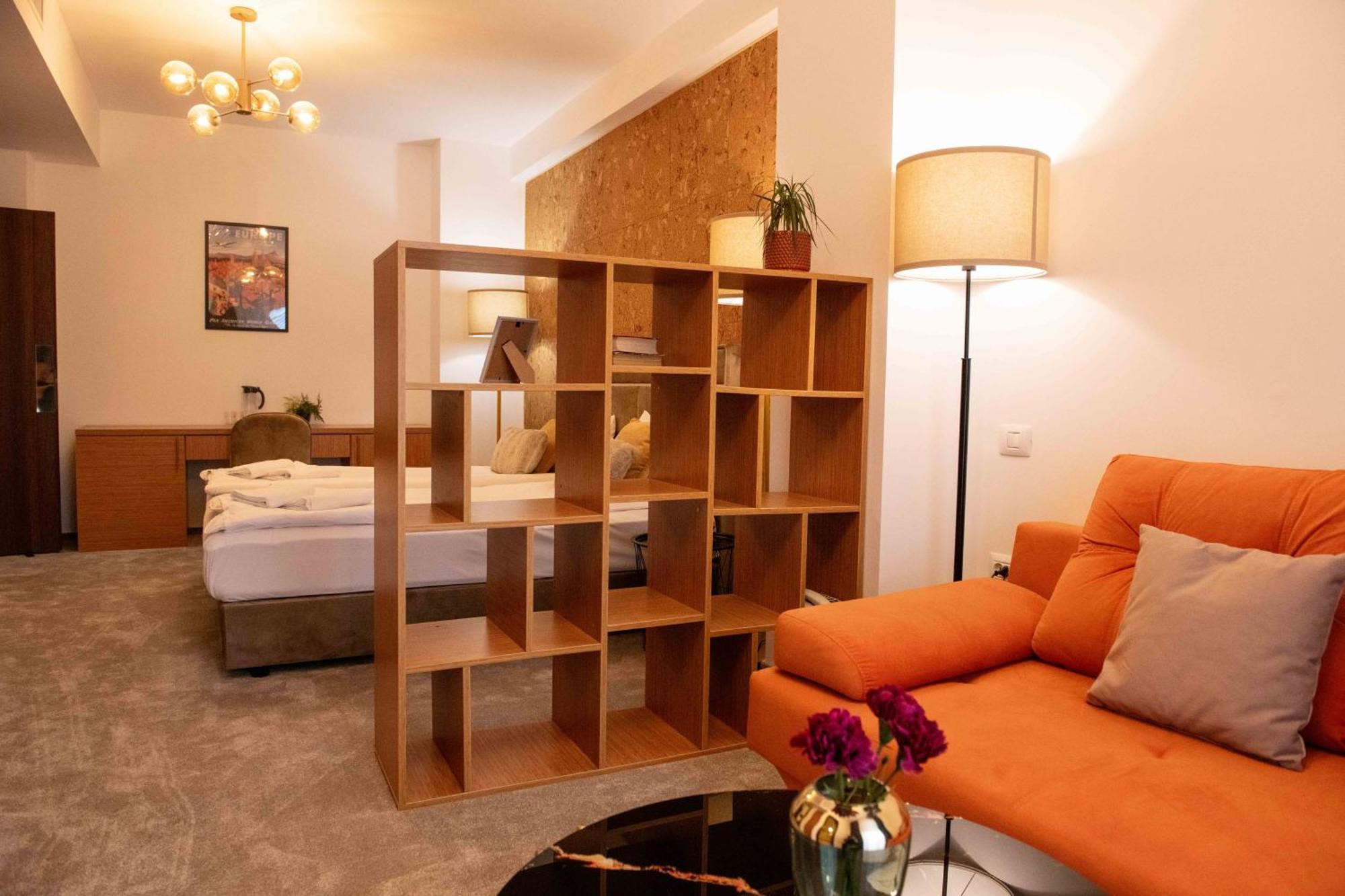 オトペニ Bucharest Airport Accomodationアパートホテル エクステリア 写真