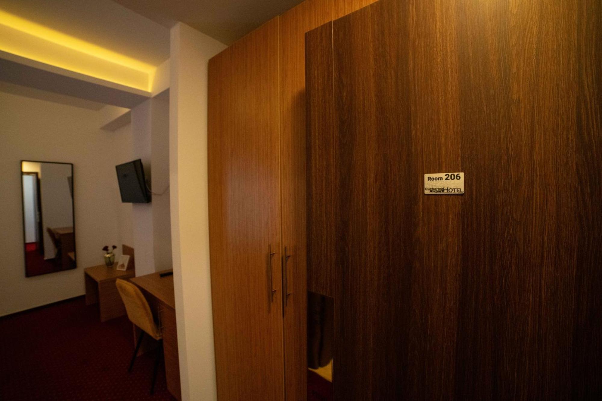 オトペニ Bucharest Airport Accomodationアパートホテル エクステリア 写真