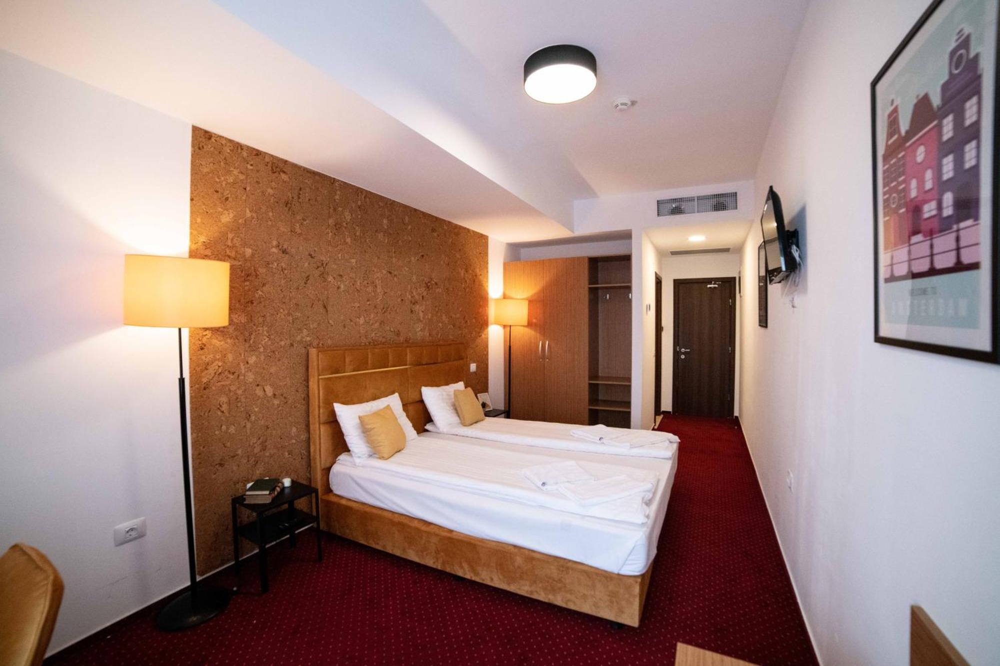 オトペニ Bucharest Airport Accomodationアパートホテル エクステリア 写真