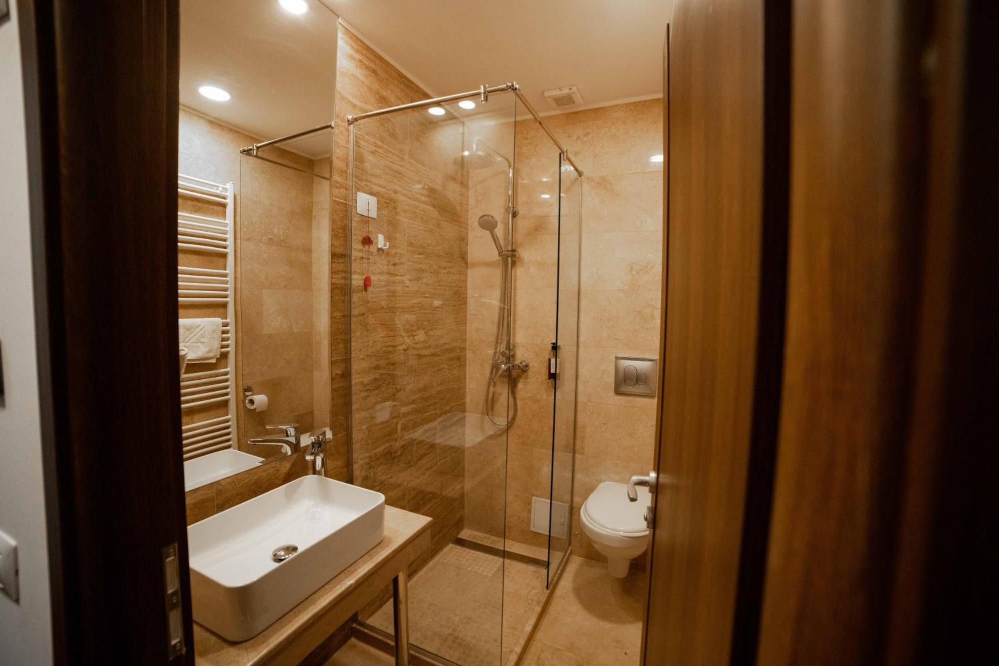 オトペニ Bucharest Airport Accomodationアパートホテル エクステリア 写真