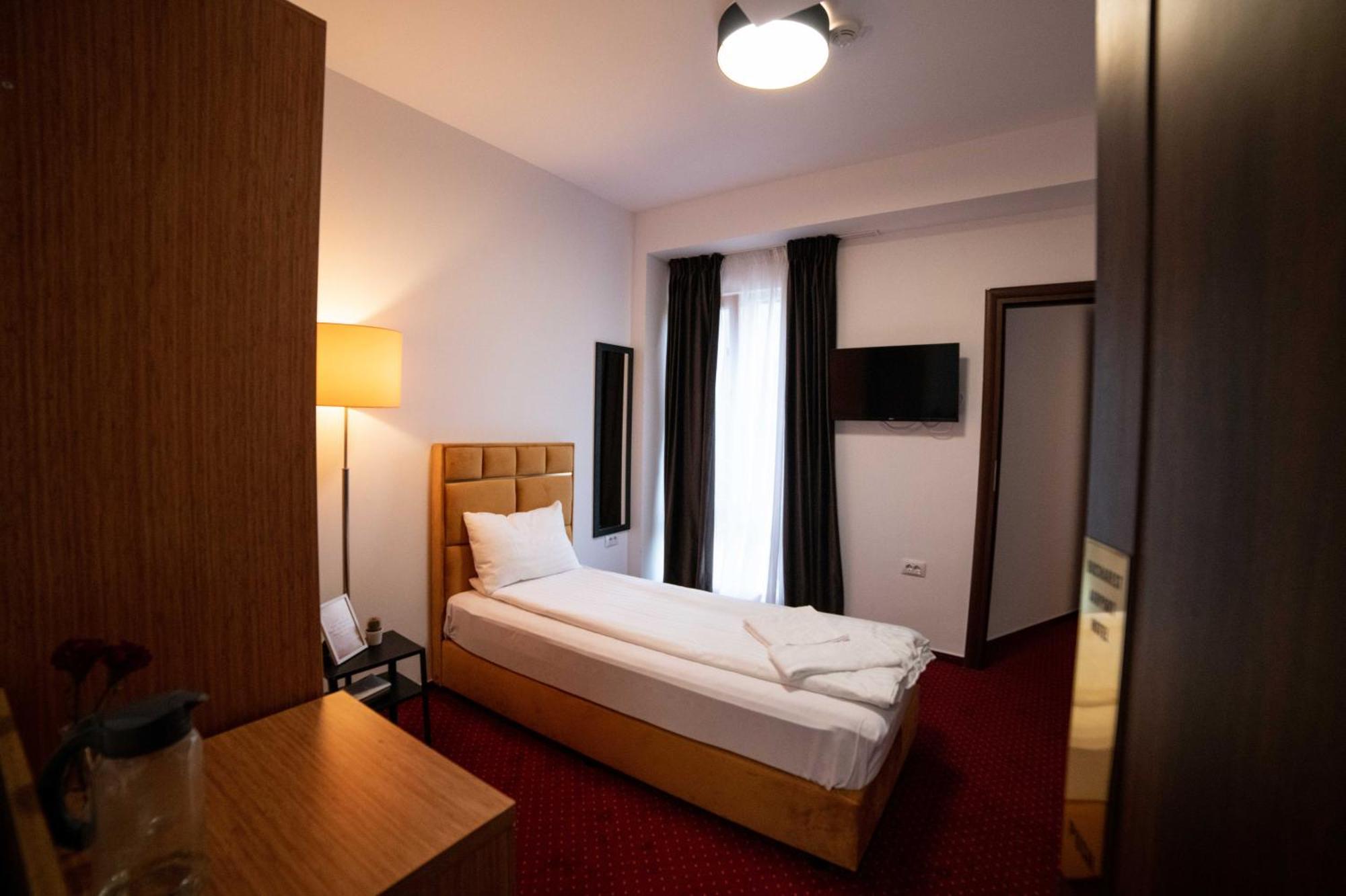 オトペニ Bucharest Airport Accomodationアパートホテル エクステリア 写真